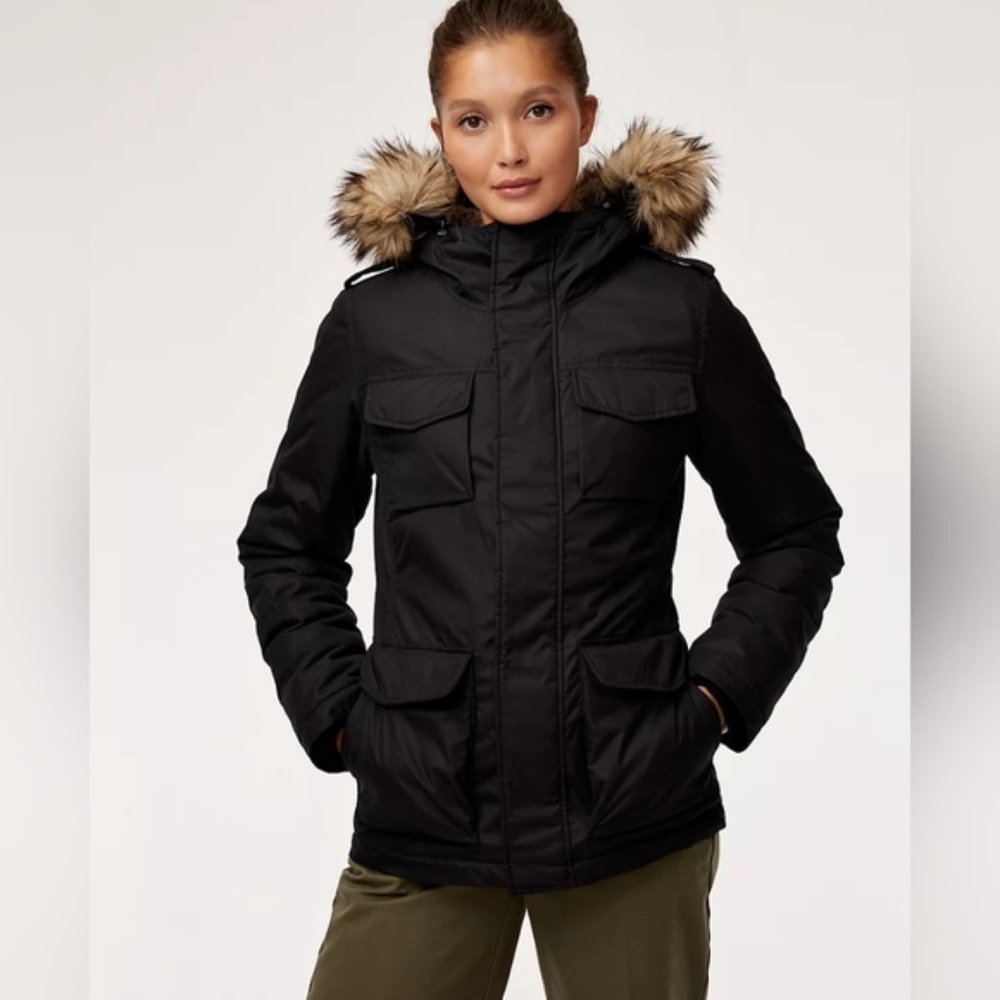 Aritzia TNA Niseko Heritage Series Black Faux Fur Lined DownParka Jacket Size xs
